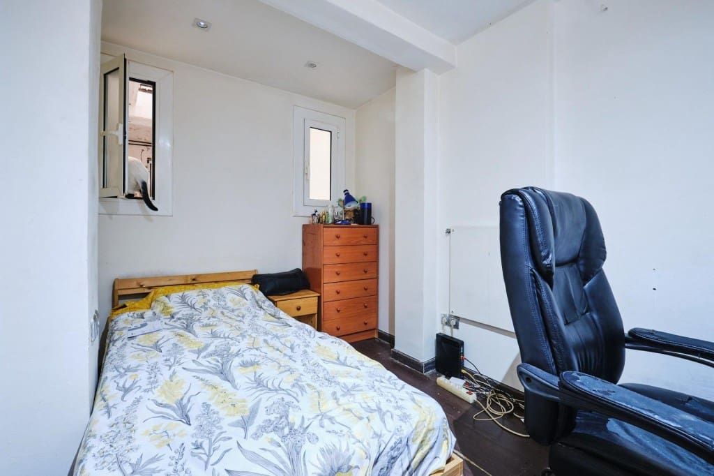 Apartamento de 3 habitaciones en Barcelona ciudad en venta - 350.000 € (Ref: 10131409)
