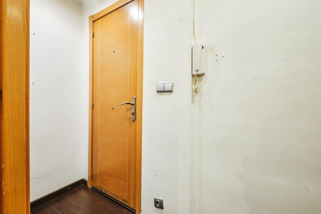 Apartamento de 3 habitaciones en Barcelona ciudad en venta - 350.000 € (Ref: 10131409)