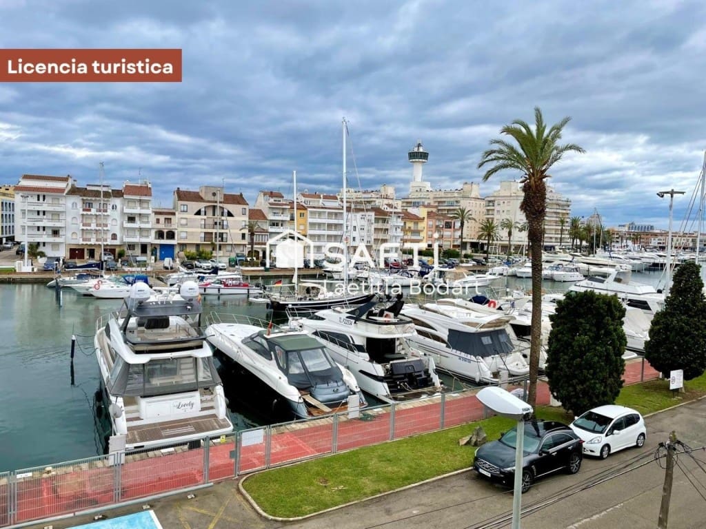 2 bedroom Apartment for sale in Empuriabrava - € 303,000 (Ref: 10131411)