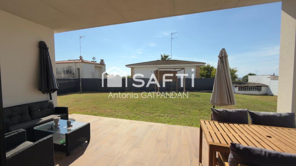 3 bedroom Villa for sale in Cunit - € 498,000 (Ref: 10131415)