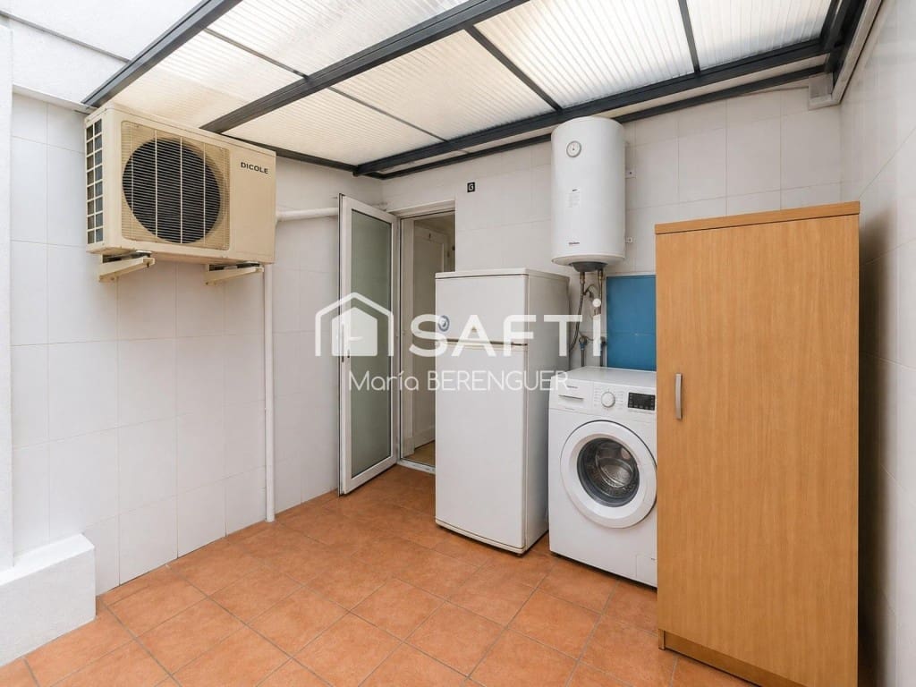 Estúdio para venda em L'Hospitalet de Llobregat - 145 500 € (Ref: 10131417)