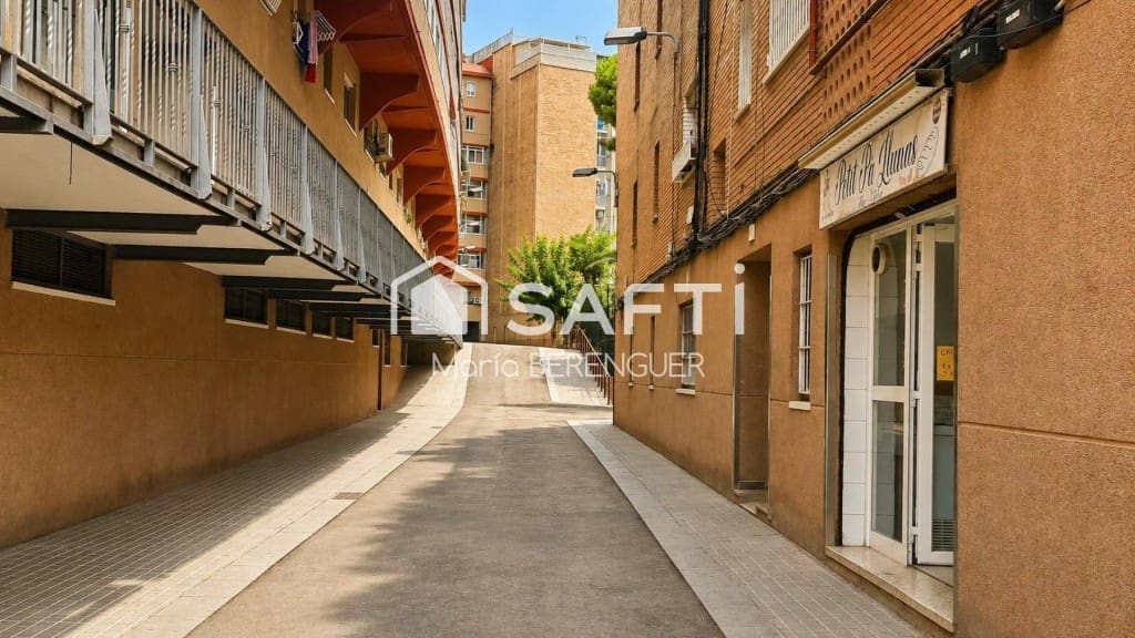 Estúdio para venda em L'Hospitalet de Llobregat - 145 500 € (Ref: 10131417)