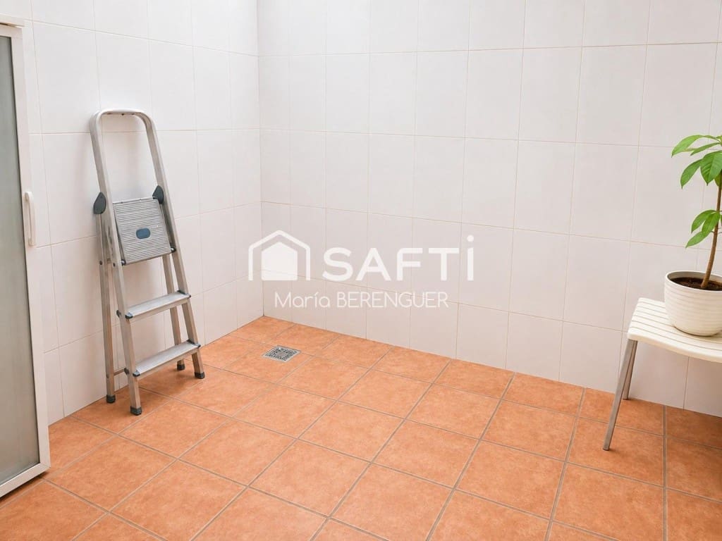 Estúdio para venda em L'Hospitalet de Llobregat - 145 500 € (Ref: 10131417)