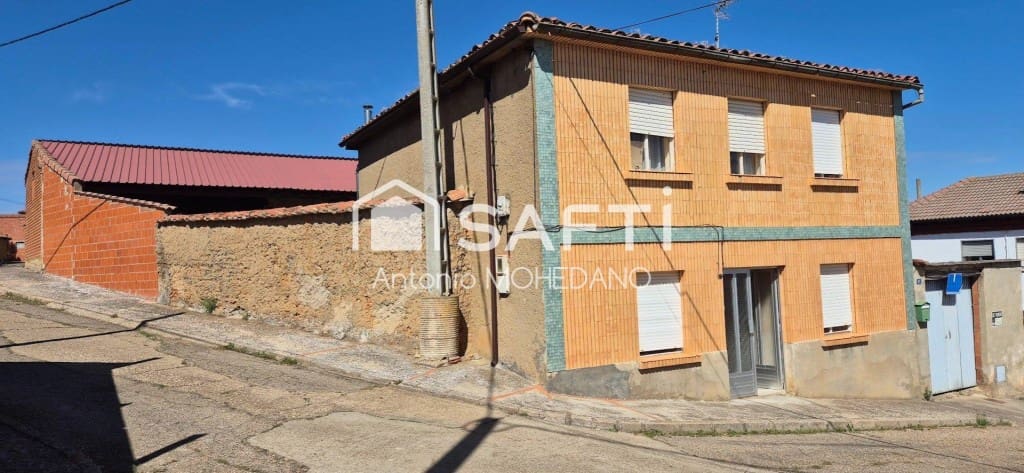 4 soveværelse Finca/Landehus til salg i Villamanan - € 46.000 (Ref: 10135946)