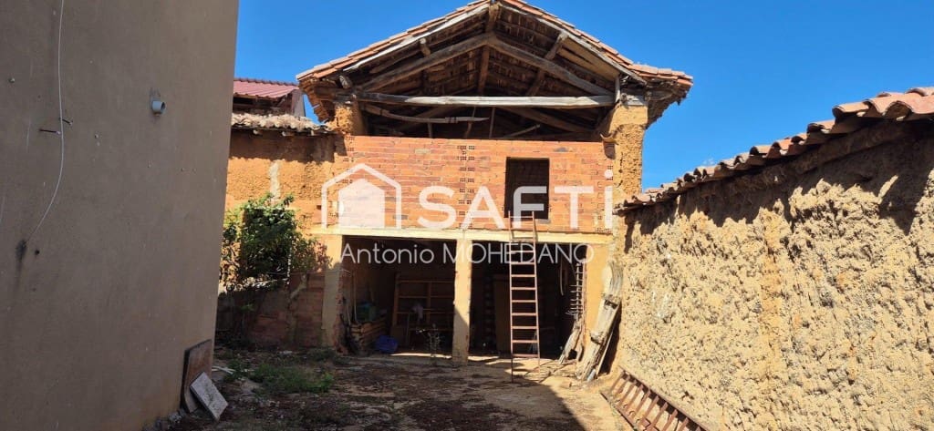 4 soveværelse Finca/Landehus til salg i Villamanan - € 46.000 (Ref: 10135946)