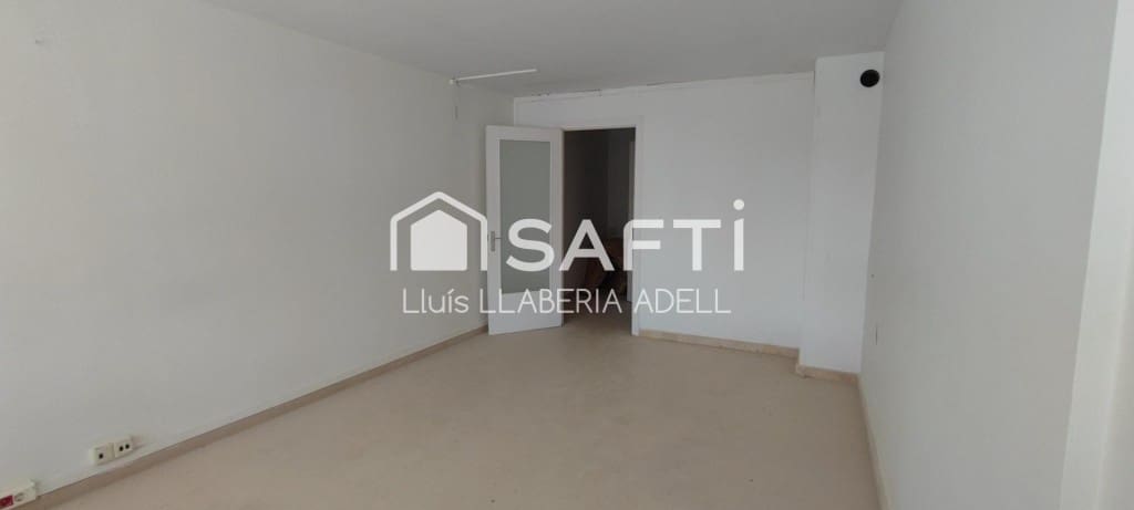 Erhverv til salg i Tarragona by - € 100.000 (Ref: 10139424)