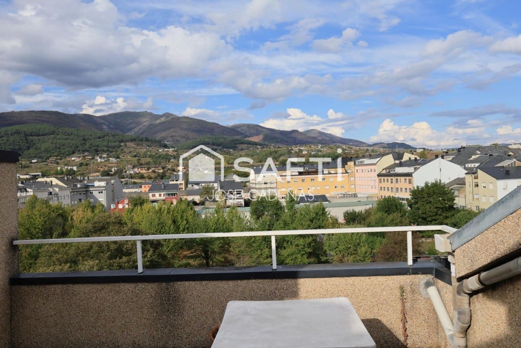 Piso de 3 habitaciones en O Barco de Valdeorras en venta con garaje - 130.000 € (Ref: 10139427)