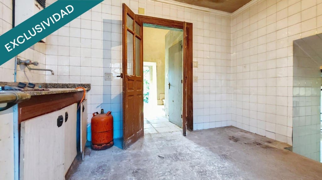 3 sovrum Villa till salu i Salas - 65 000 € (Ref: 10142379)