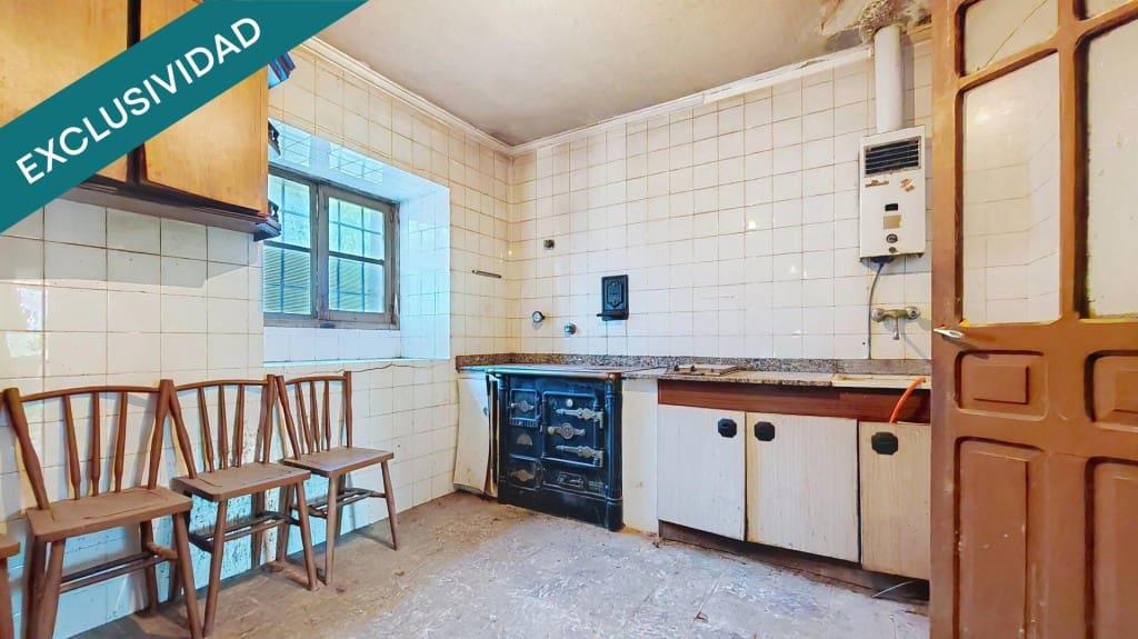 3 sovrum Villa till salu i Salas - 65 000 € (Ref: 10142379)