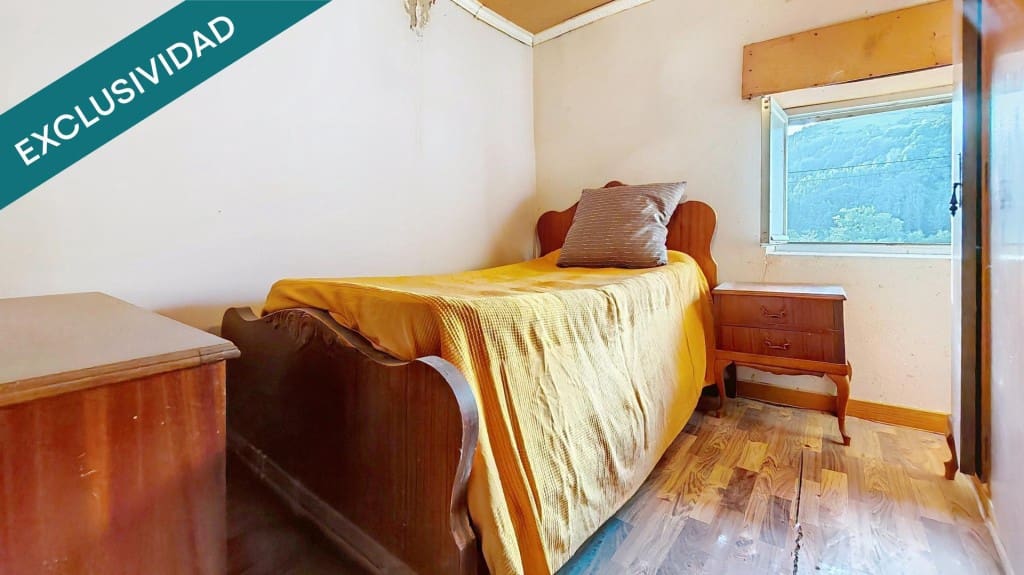 3 sovrum Villa till salu i Salas - 65 000 € (Ref: 10142379)