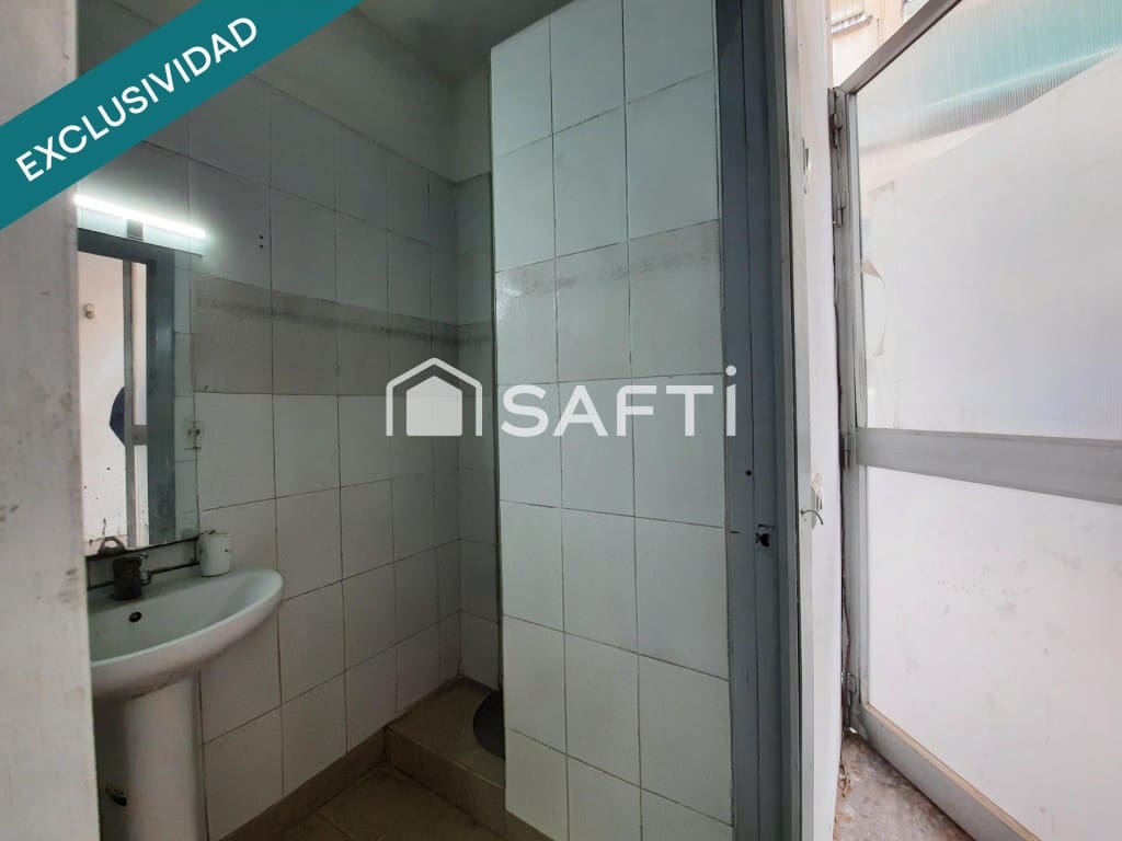 Comercial para venda em Paterna - 160 000 € (Ref: 10142382)