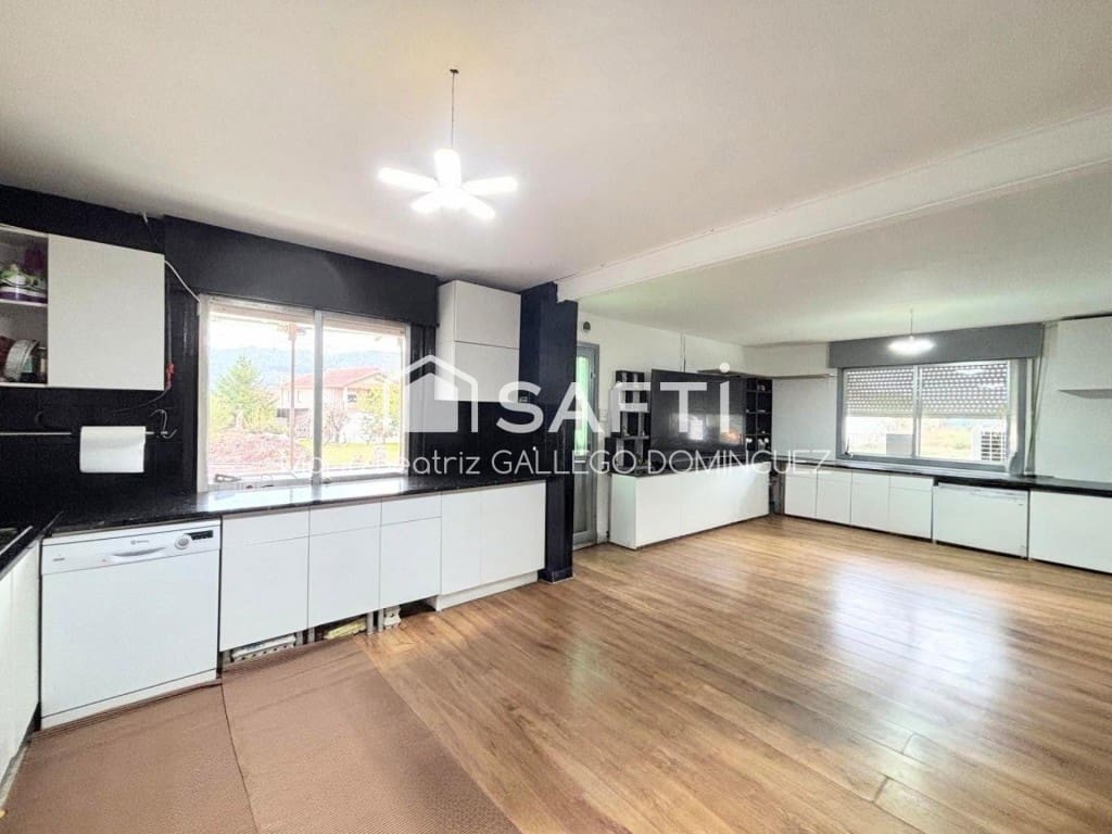 3 sypialnia Willa na sprzedaż w O Porrino z basenem - 349 000 € (Ref: 10146727)