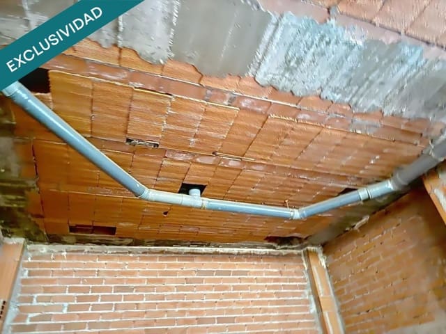 Kaupallinen myytävänä paikassa León kaupunki - 86 436 € (Ref: 10146732)