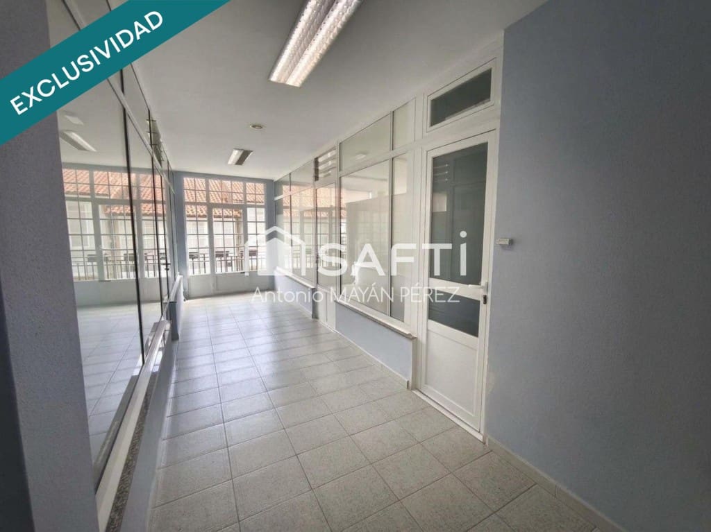 Commerciale in vendita in Noia - 185.000 € (Rif: 10148479)