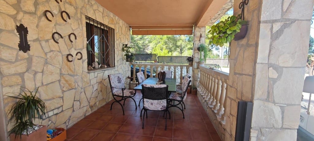 5 bedroom Villa for sale in El Catllar with pool garage - € 399,500 (Ref: 10153365)
