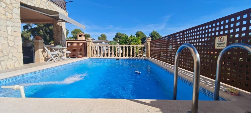 5 bedroom Villa for sale in El Catllar with pool garage - € 399,500 (Ref: 10153365)