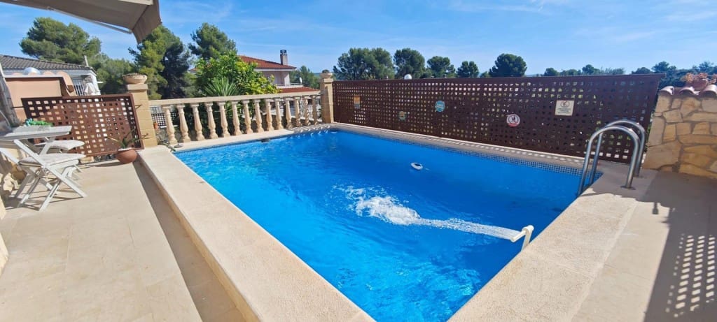 5 bedroom Villa for sale in El Catllar with pool garage - € 399,500 (Ref: 10153365)