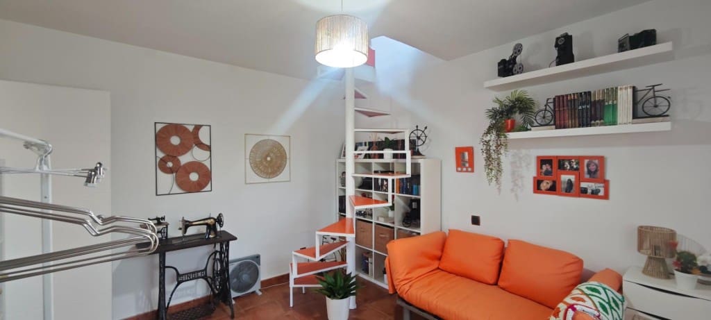 5 bedroom Villa for sale in El Catllar with pool garage - € 399,500 (Ref: 10153365)
