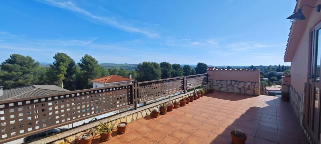 5 bedroom Villa for sale in El Catllar with pool garage - € 399,500 (Ref: 10153365)