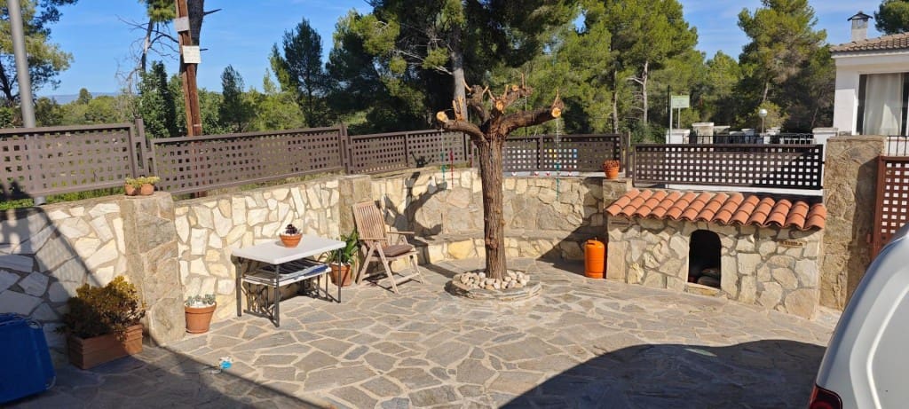 5 bedroom Villa for sale in El Catllar with pool garage - € 399,500 (Ref: 10153365)
