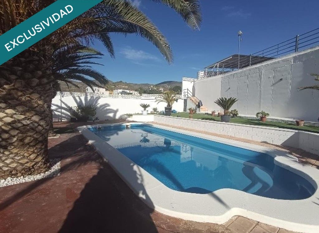 2 sovrum Radhus till salu i Petrel / Petrer med pool garage - 199 999 € (Ref: 10157609)