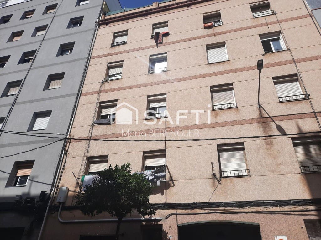 Komercyjne na sprzedaż w L'Hospitalet de Llobregat - 215 000 € (Ref: 10157615)