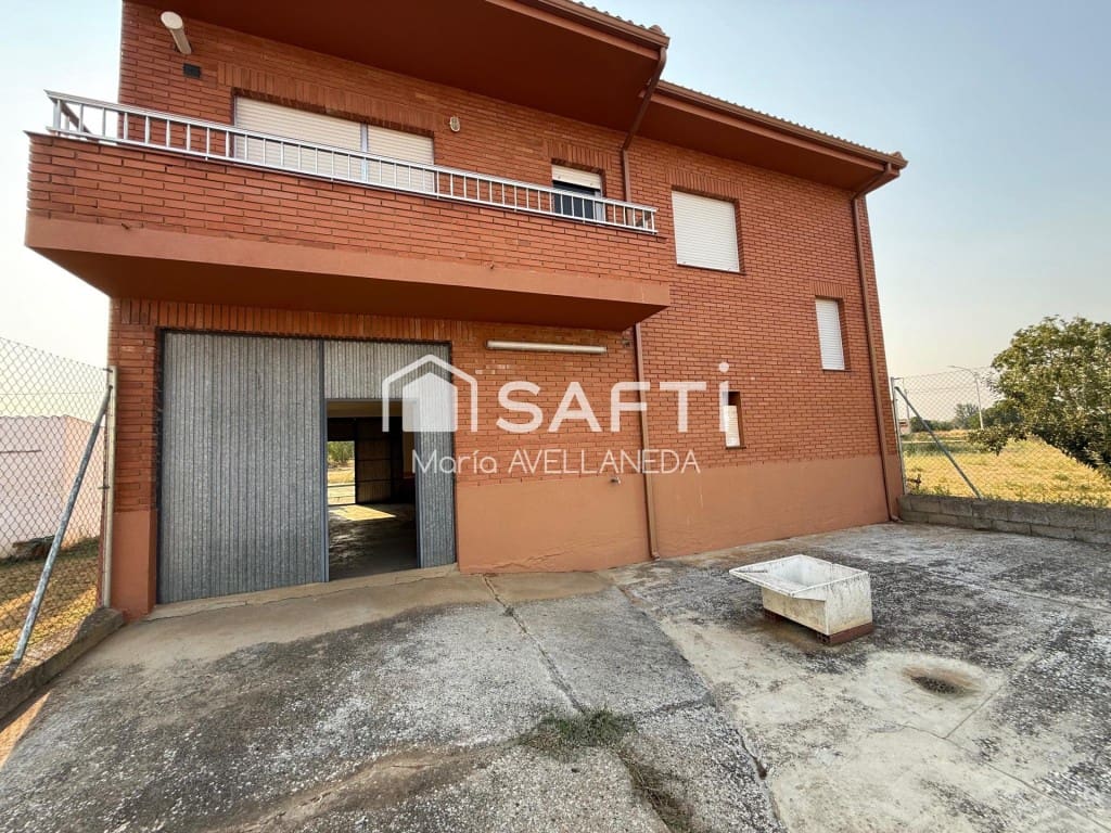 4 quarto Moradia para venda em Villaquejida com garagem - 140 000 € (Ref: 10159292)