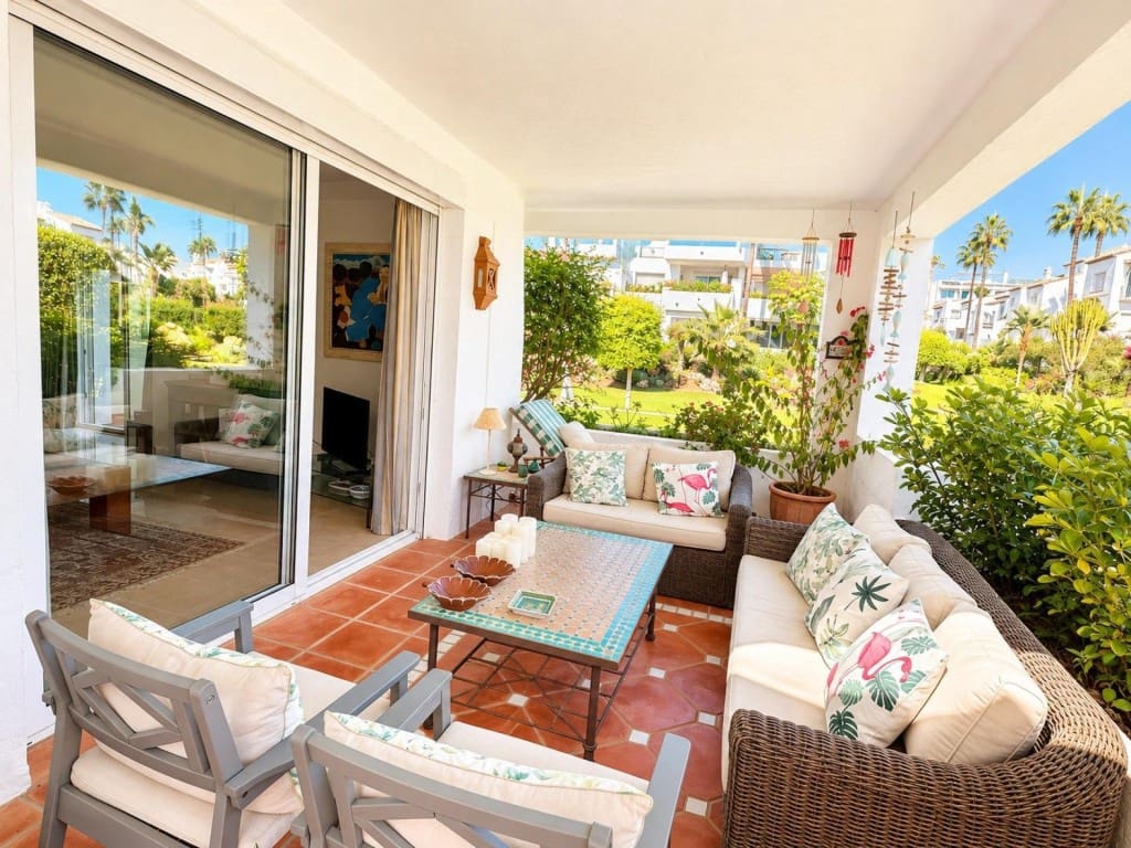 Apartamento de 3 habitaciones en Costalita en venta con piscina garaje - 740.000 € (Ref: 10159296)