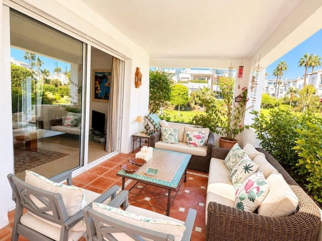 Apartamento de 3 habitaciones en Costalita, Estepona en venta con piscina garaje - 740.000 € (Ref: 10159296)