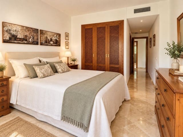Apartamento de 3 habitaciones en Costalita, Estepona en venta con piscina garaje - 740.000 € (Ref: 10159296)