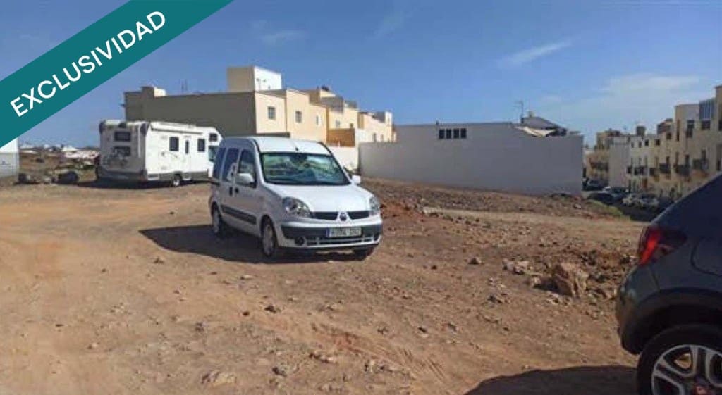 Building Plot for sale in Arrecife - € 190,000 (Ref: 10164850)