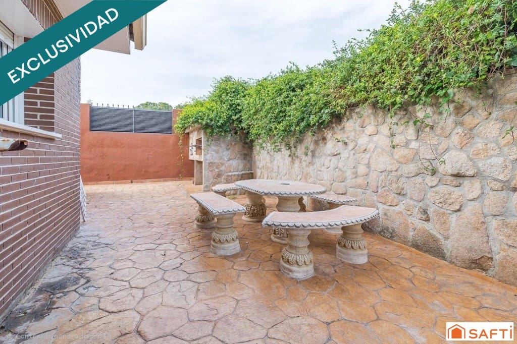 9 soverom Villa til salgs i Guadarrama - € 790 000 (Ref: 10164852)