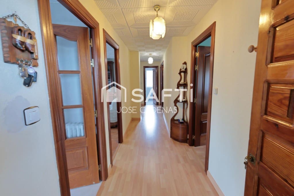 5 bedroom Villa for sale in Astorga with garage - € 247,000 (Ref: 10164854)