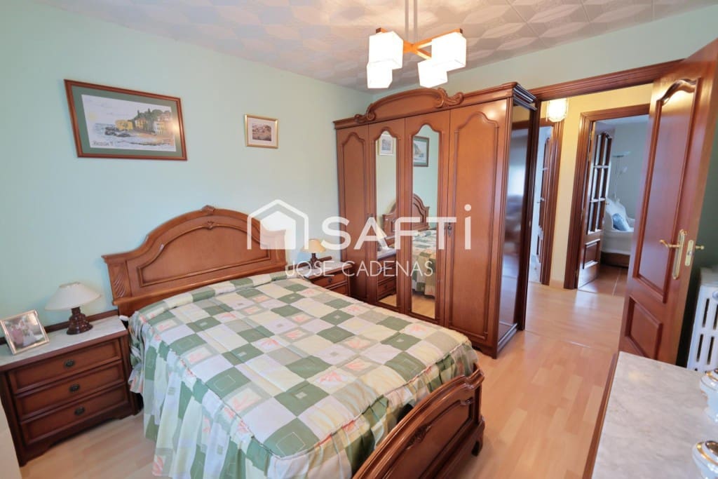 5 bedroom Villa for sale in Astorga with garage - € 247,000 (Ref: 10164854)