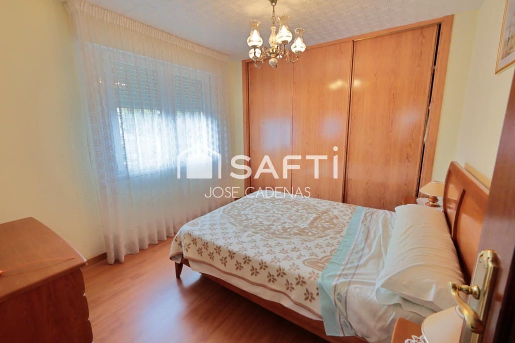 5 bedroom Villa for sale in Astorga with garage - € 247,000 (Ref: 10164854)