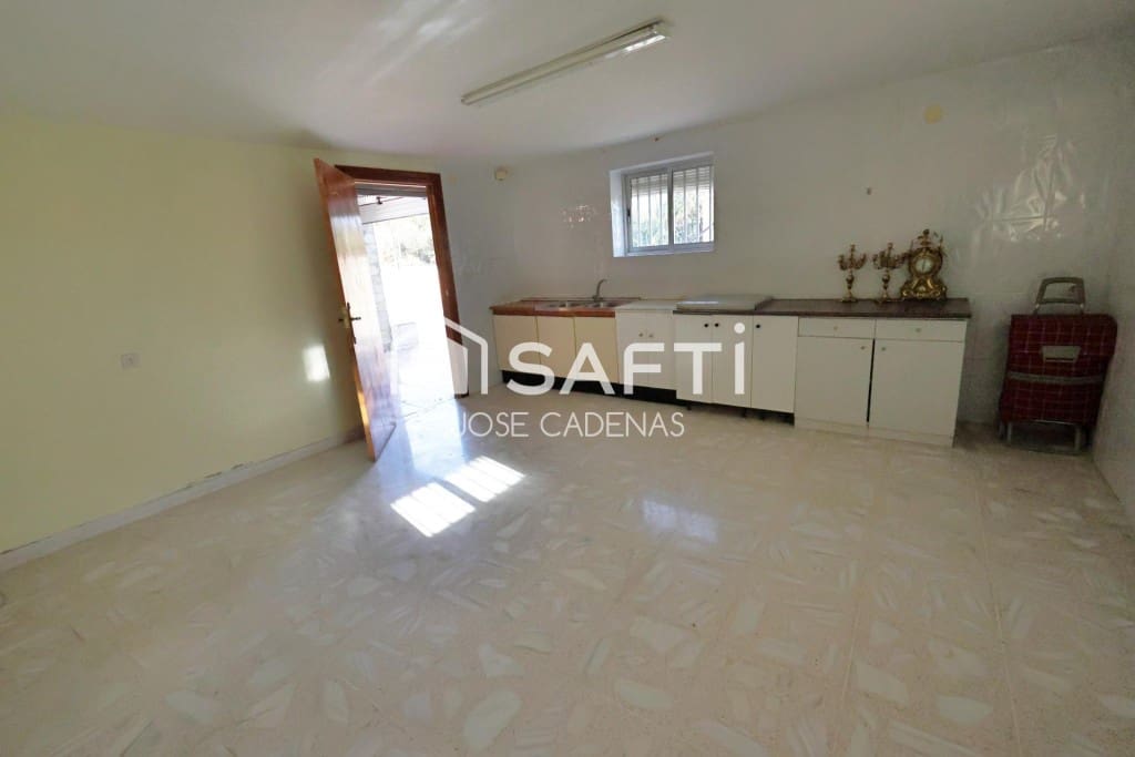 5 bedroom Villa for sale in Astorga with garage - € 247,000 (Ref: 10164854)