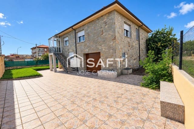 5 bedroom Villa for sale in Astorga with garage - € 247,000 (Ref: 10164854)