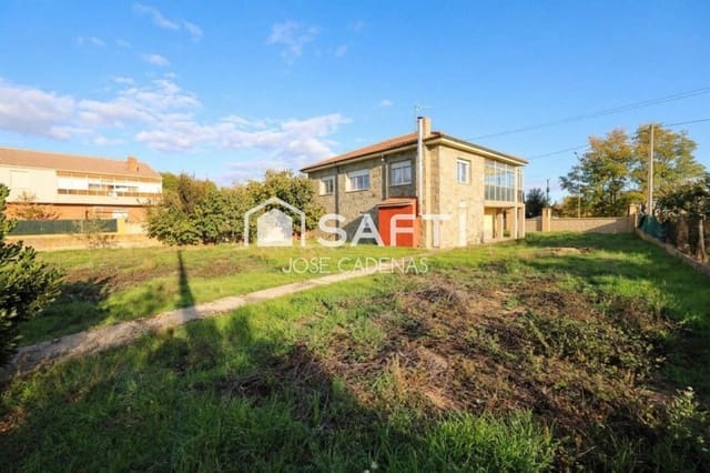 5 bedroom Villa for sale in Astorga with garage - € 247,000 (Ref: 10164854)