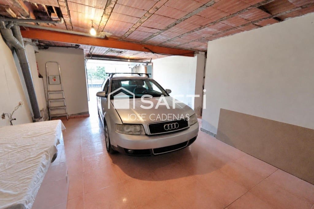 5 bedroom Villa for sale in Astorga with garage - € 247,000 (Ref: 10164854)