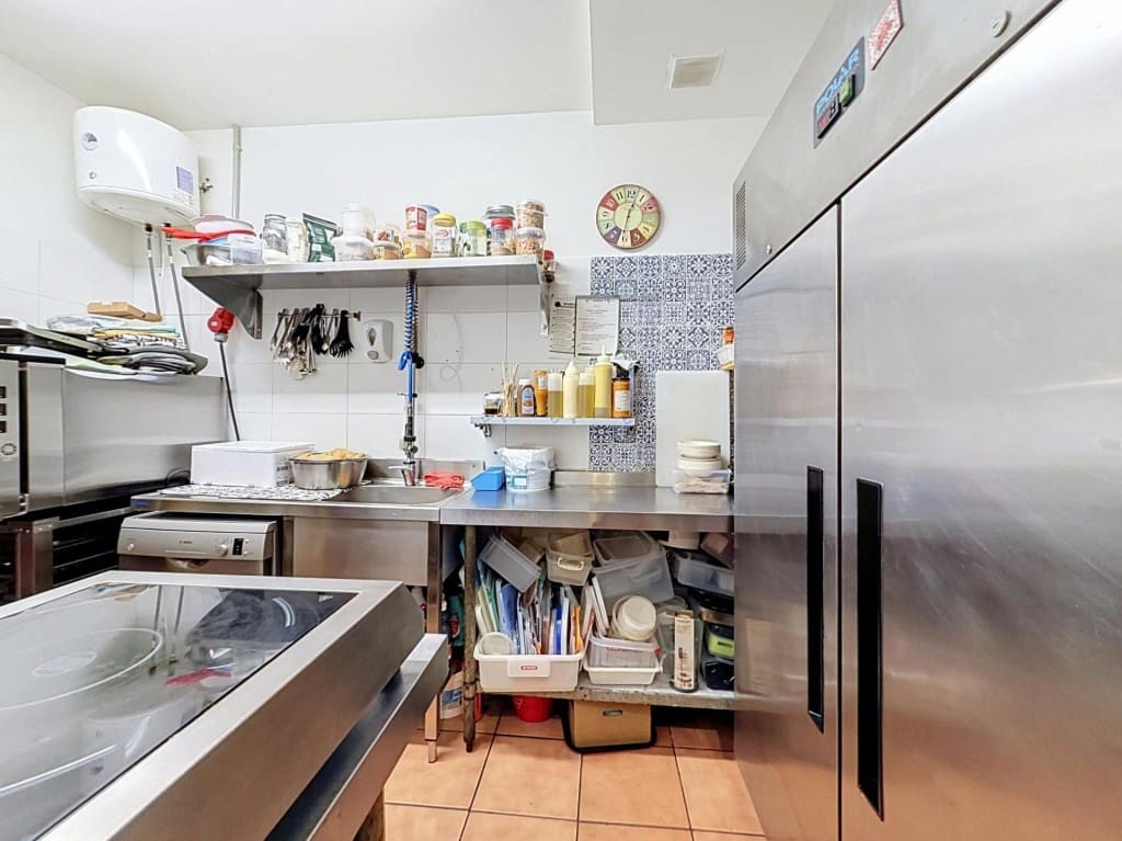 Commercieel te koop in Barcelona stad - € 99.000 (Ref: 10166361)