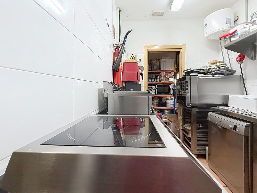 Commercieel te koop in Barcelona stad - € 99.000 (Ref: 10166361)