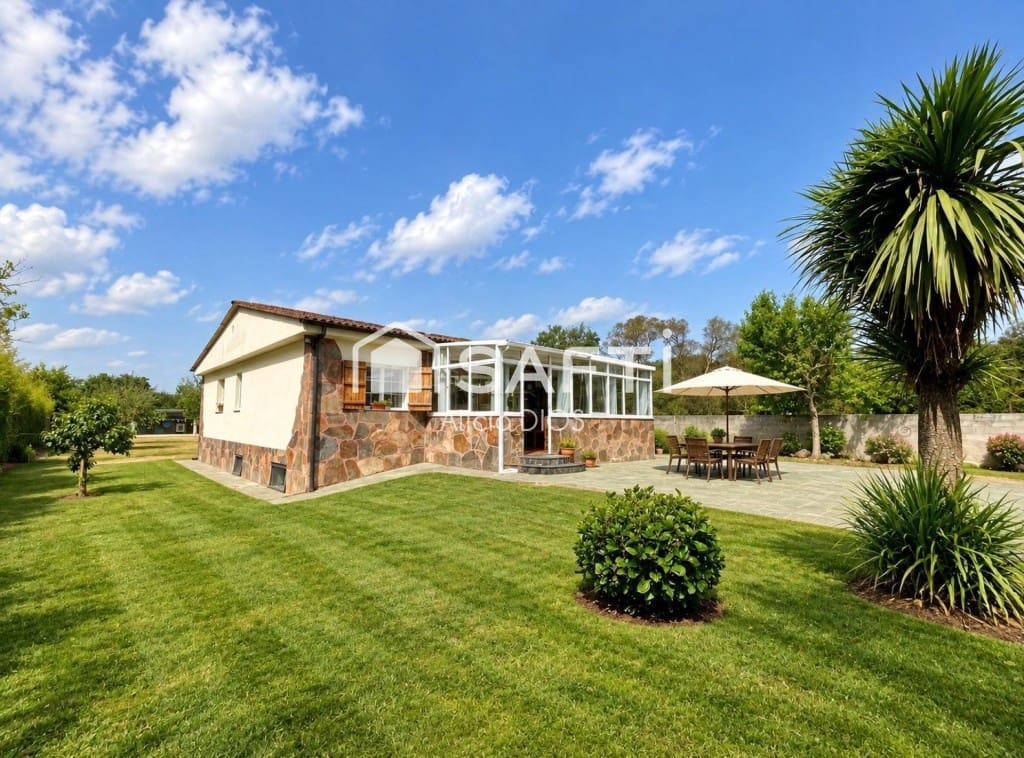 3 soverom Villa til salgs i Cospeito med garasje - € 210 000 (Ref: 10166370)