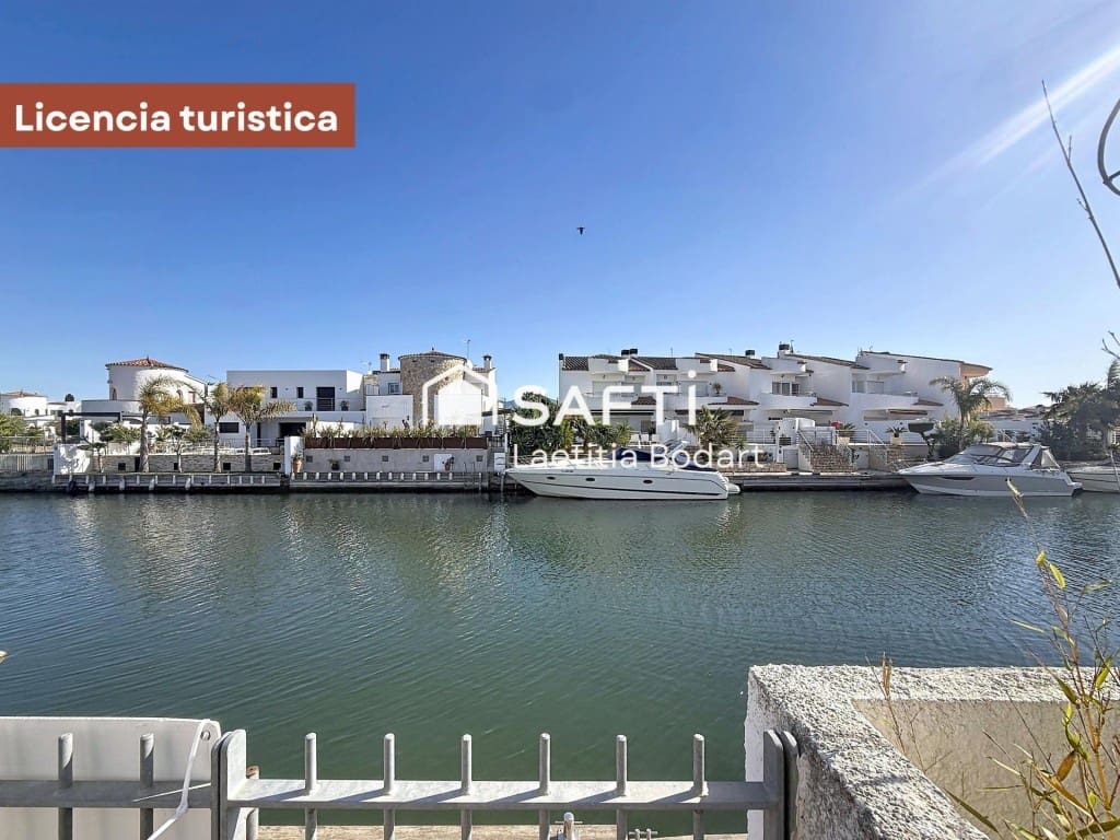 4 bedroom Terraced Villa for sale in Empuriabrava - € 390,000 (Ref: 10168417)