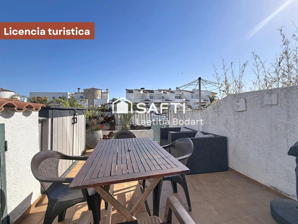 4 bedroom Terraced Villa for sale in Empuriabrava - € 390,000 (Ref: 10168417)