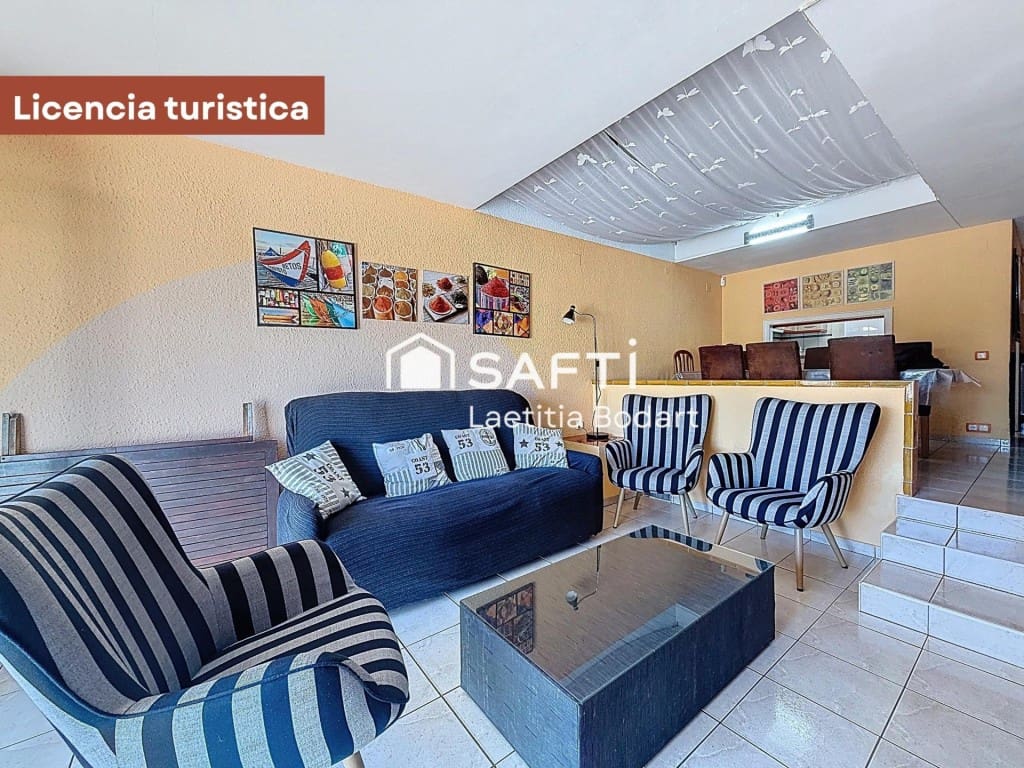 4 bedroom Terraced Villa for sale in Empuriabrava - € 390,000 (Ref: 10168417)