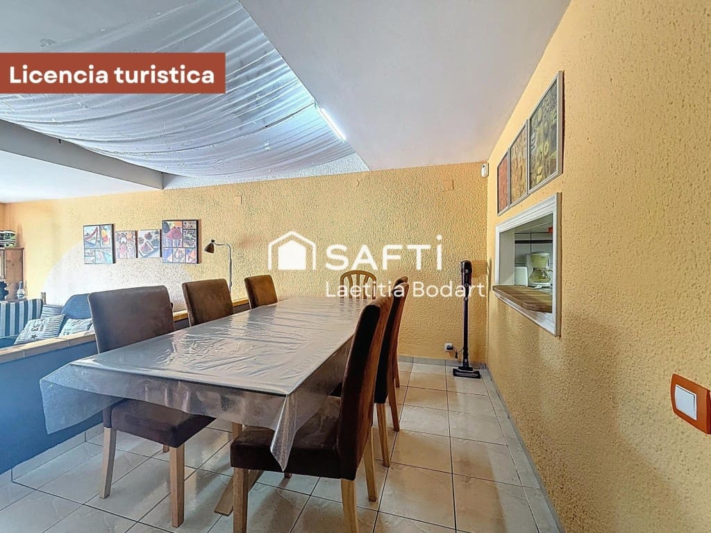 4 bedroom Terraced Villa for sale in Empuriabrava - € 390,000 (Ref: 10168417)