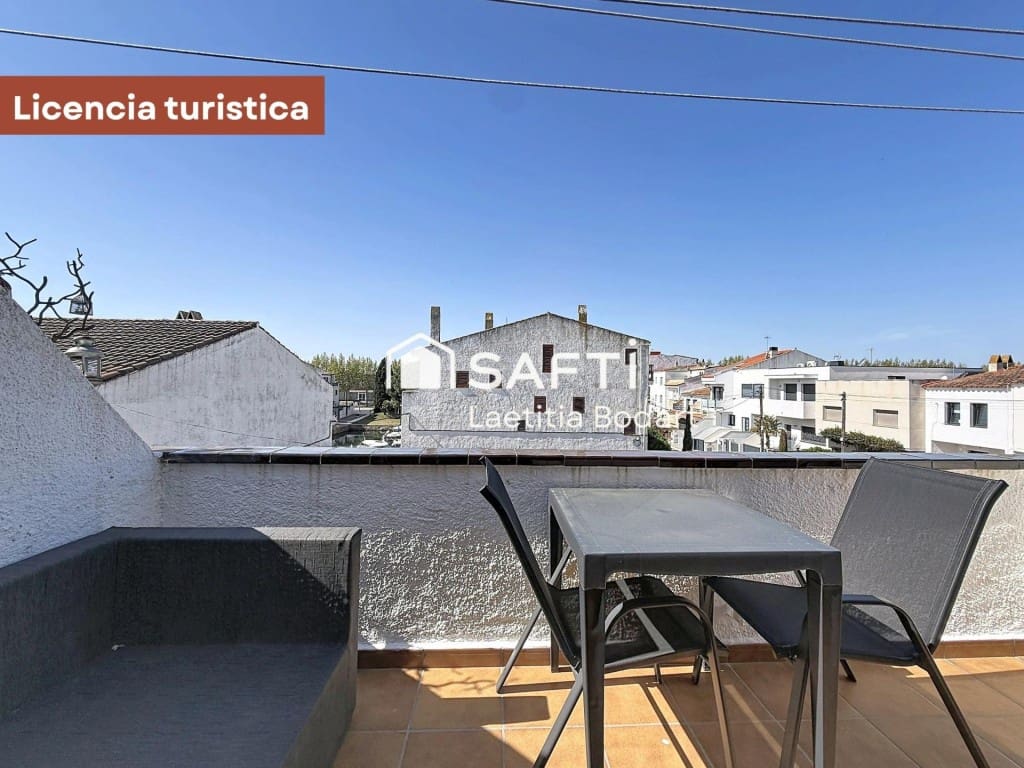 4 bedroom Terraced Villa for sale in Empuriabrava - € 390,000 (Ref: 10168417)