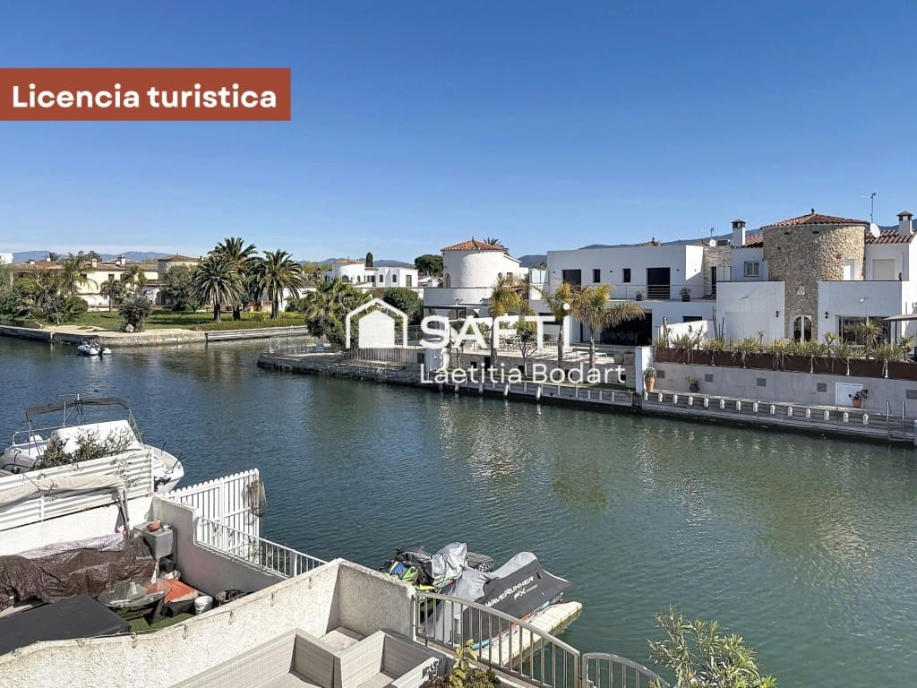 4 bedroom Terraced Villa for sale in Empuriabrava - € 390,000 (Ref: 10168417)