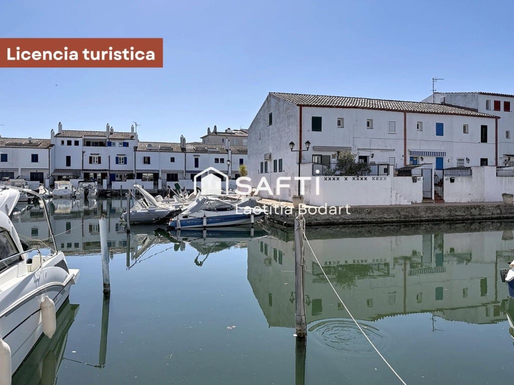 4 bedroom Terraced Villa for sale in Empuriabrava - € 390,000 (Ref: 10168417)
