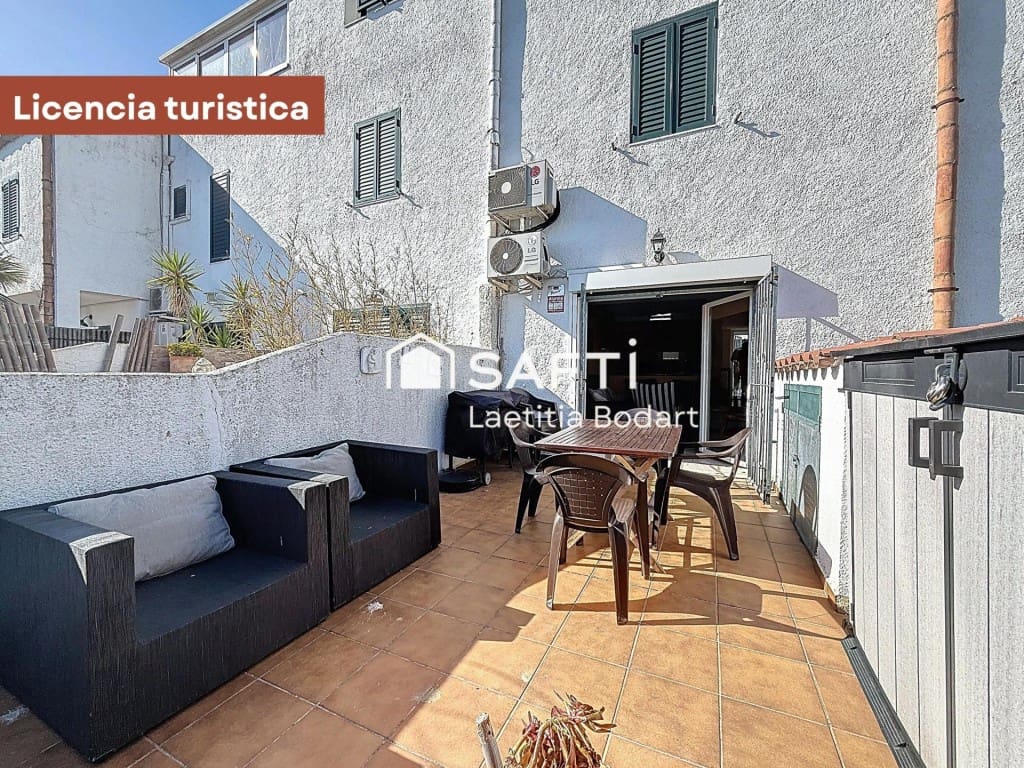 4 bedroom Terraced Villa for sale in Empuriabrava - € 390,000 (Ref: 10168417)